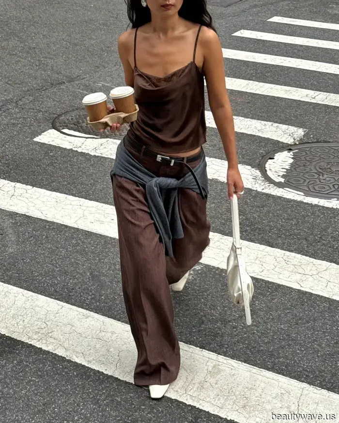 Die schicksten Leute, die ich kenne, stylen diesen eleganten Top-Trend gerade mit Jeans und Röcken.