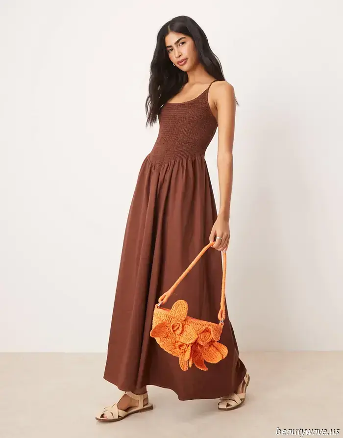 Sigo viendo este vestido de verano elegante en mujeres con estilo, y sorprendentemente es asequible