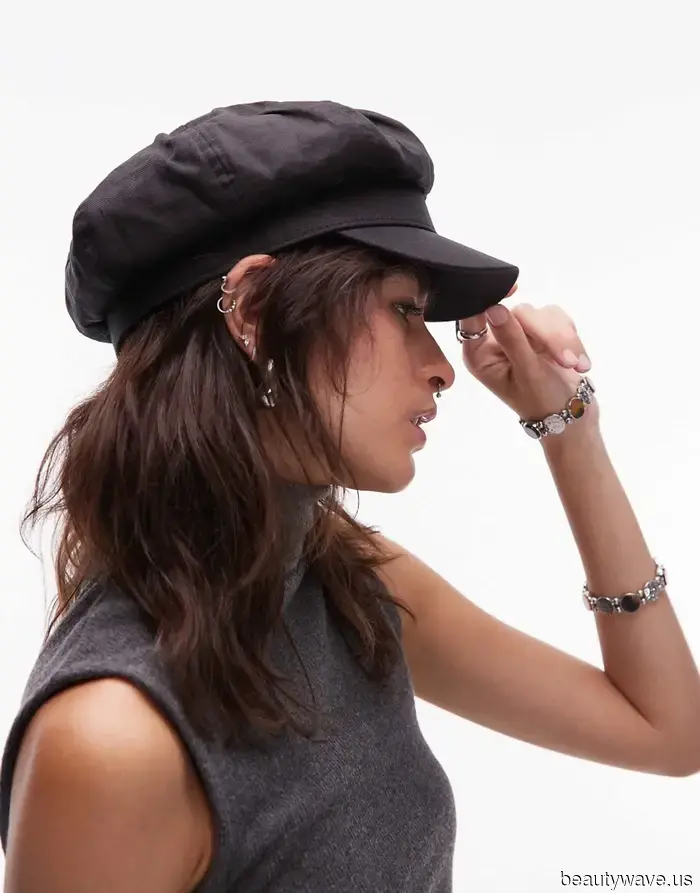 Fashion enthusiasts are embracing accessories as if it’s 2006 once more—here are 6 trends returning after 20 years.