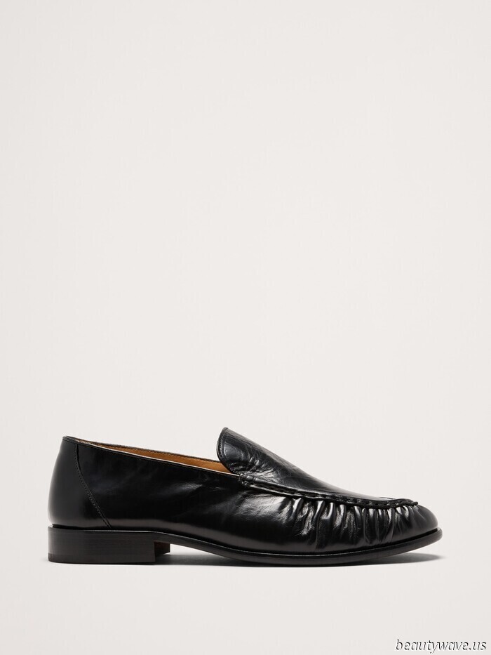 As a Shopping Director residing in Banana Republic, here are the 40 items that I consider to be the most stylish at the moment.
