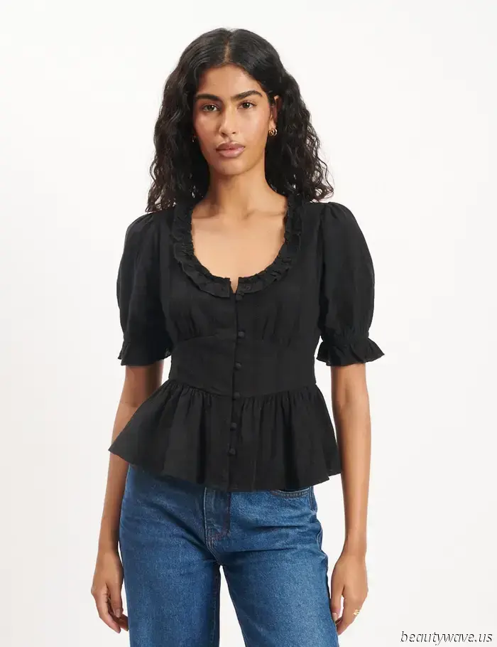 I'm not discarding my white blouses, but I continue to opt for this stylish alternative instead.