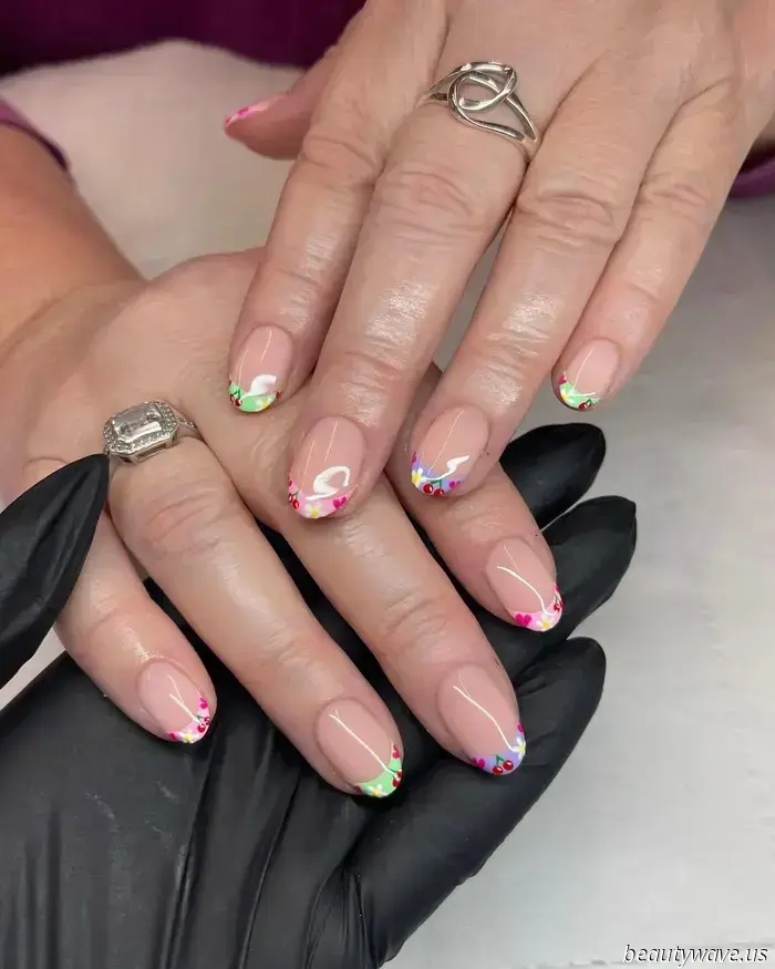 Beauty Editors Concur: This Simplistic French Manicure Trend Is an Evergreen Attraction.
