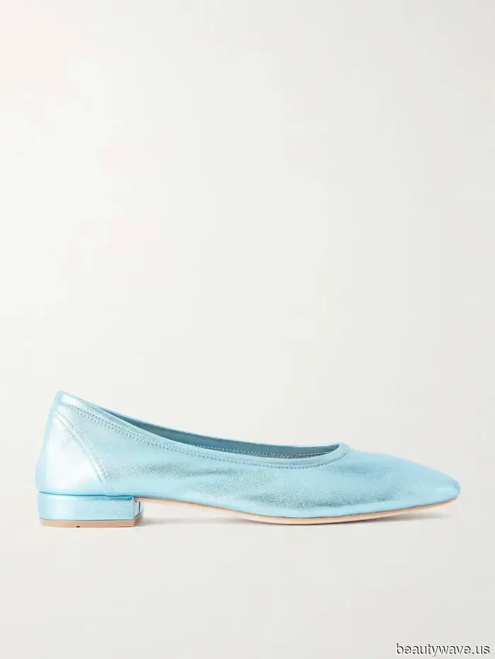 Even Minimalists Are Reevaluating Neutral Colors for Accessories in This Unexpected Color Trend.