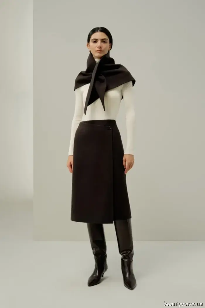 I donned this chic coat in Paris, and noticed other fashionable women sporting it in Saint-Germain-des-Prés…