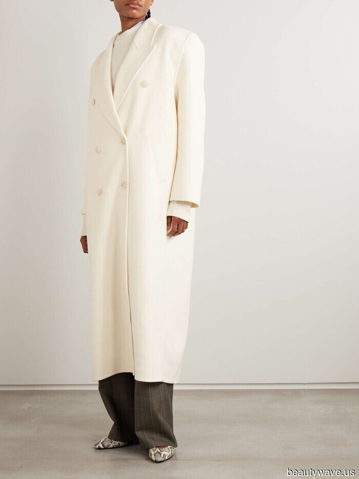 Elegante Kleiderschränke können diesen polierten Farbton diesen Winter nicht ablegen (und es ist nicht Schwarz, Braun oder Creme).