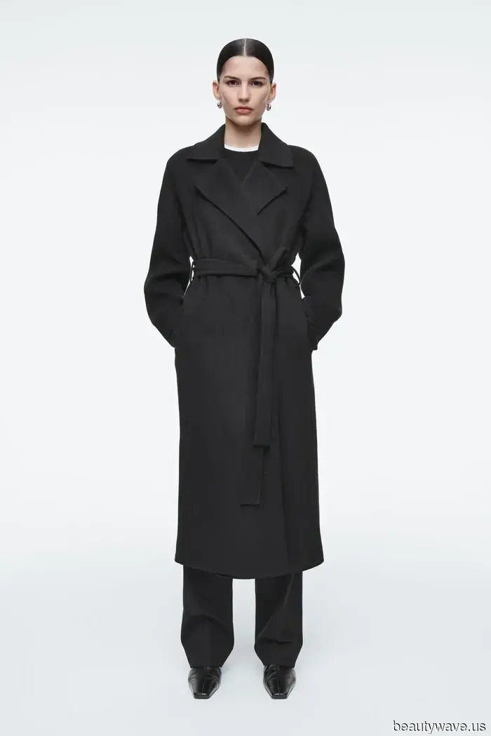 No Buttons, Not Double-Breasted—This Is the Timeless Coat Trend Kendall, Dakota, and Anya Are Embracing Instead.