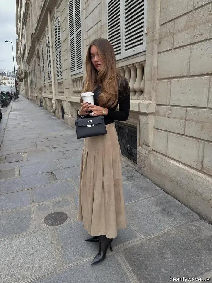 The Stylish Essential French Women Dress in More Than Just T-Shirts and Button-Downs.