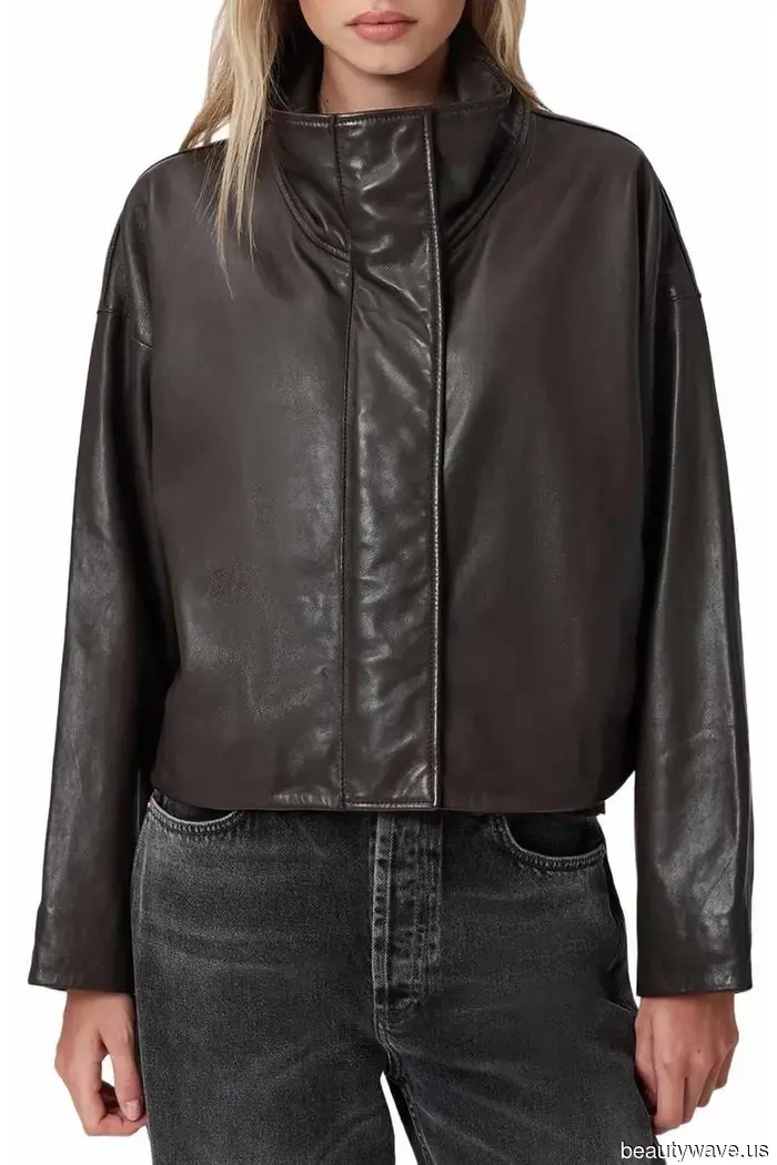 The Most Stylish Women in Paris Turn to These Outfit Combinations When Autumn Comes.