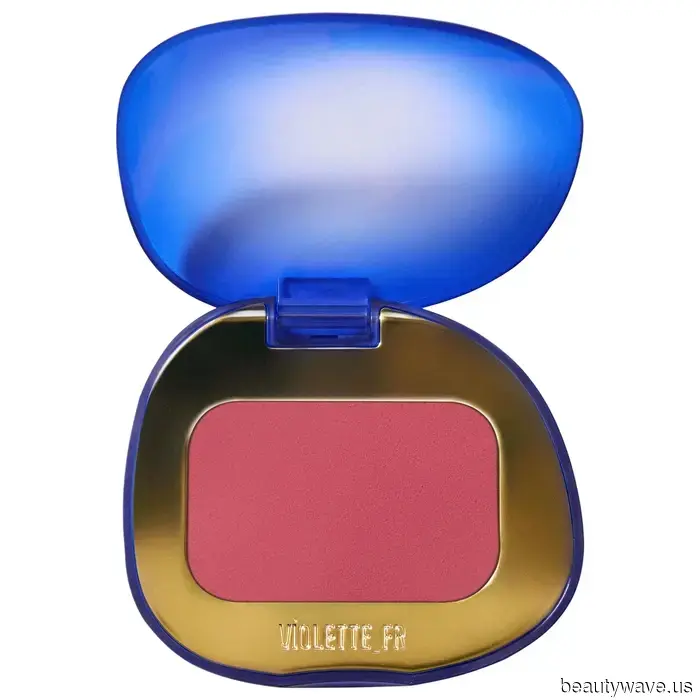 I don't possess tickets to the French Open, but if I did, I would pack these 7 summer beauty must-haves.
