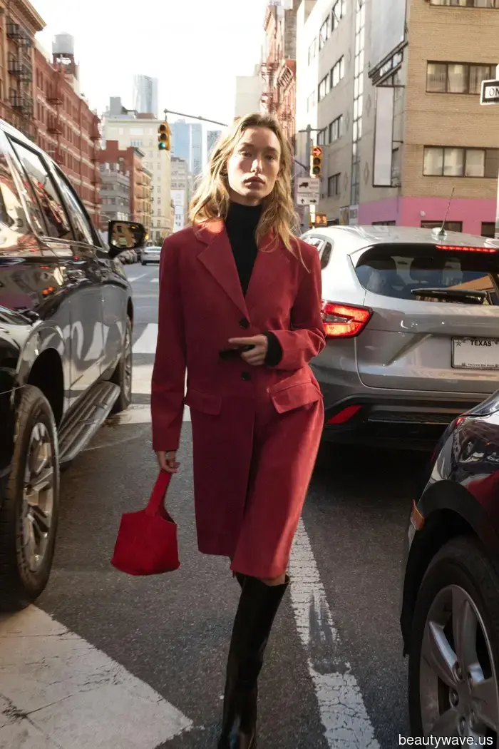 While black coats are nice, fashion enthusiasts in Paris, London, and NYC understand that these color trends exude much more elegance.
