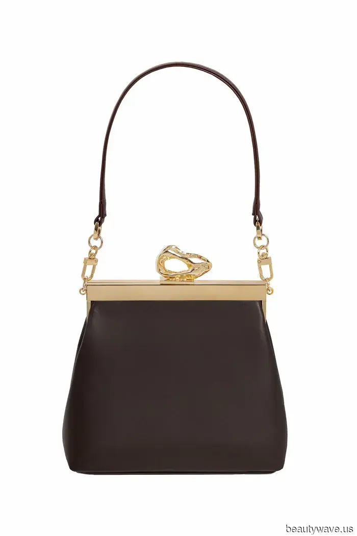 As a Fashion Editor based in Paris, here are 7 sophisticated pieces that chic French women will depend on this autumn.