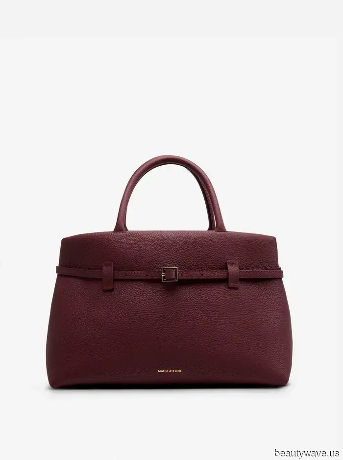 Neither Black nor White—This is the Stylish Neutral Color Combination That People in Paris Are Wearing