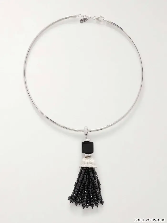 De repente, las vestidoras elegantes están usando estas 7 tendencias de joyería para hacer que sus atuendos de verano se sientan nuevos.