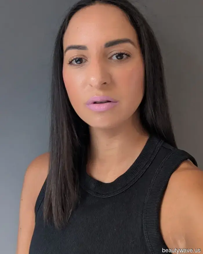 No he vuelto a usar un lápiz labial nude desde que redescubrí este tono nostálgico.