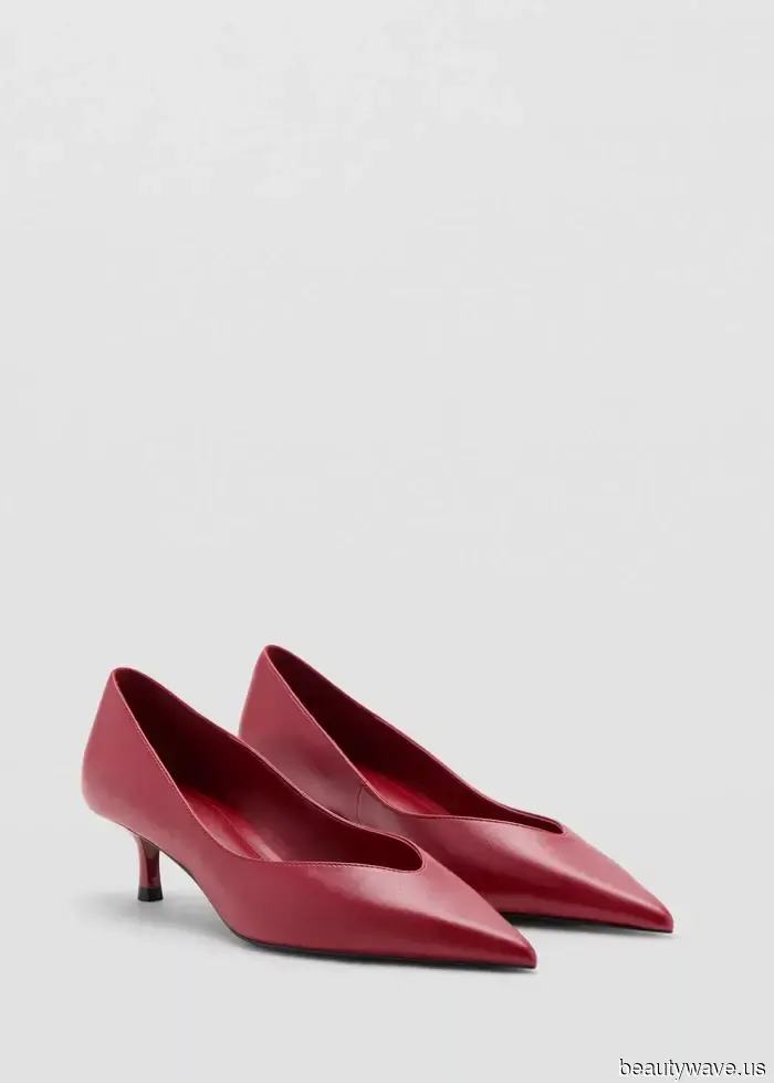 If you're aiming for a stylish and unexpected look, try this controversial combination of pant and shoe colors.