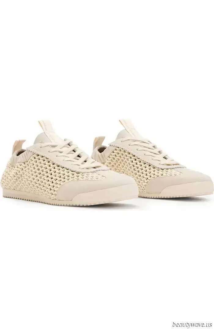 8 zapatillas elegantes para llevar a la oficina, según editoras de moda con estilo