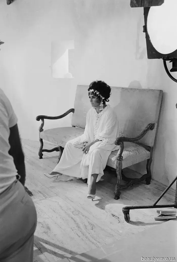 Gracias a The White Lotus, este estilo de vestido está teniendo un renacimiento&mdash;Aquí te mostramos dónde conseguir uno.