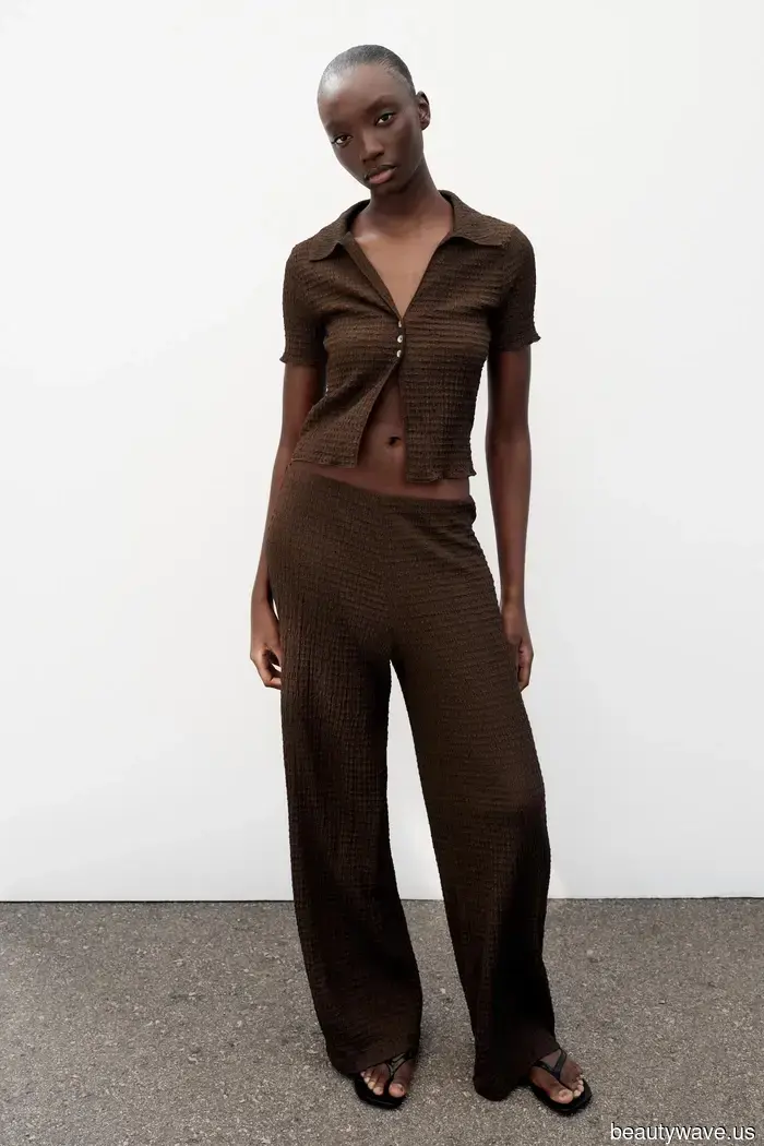 I've Analyzed It—Here Are the 5 Color Combinations That French Women Choose for an Elegant Look in Spring.