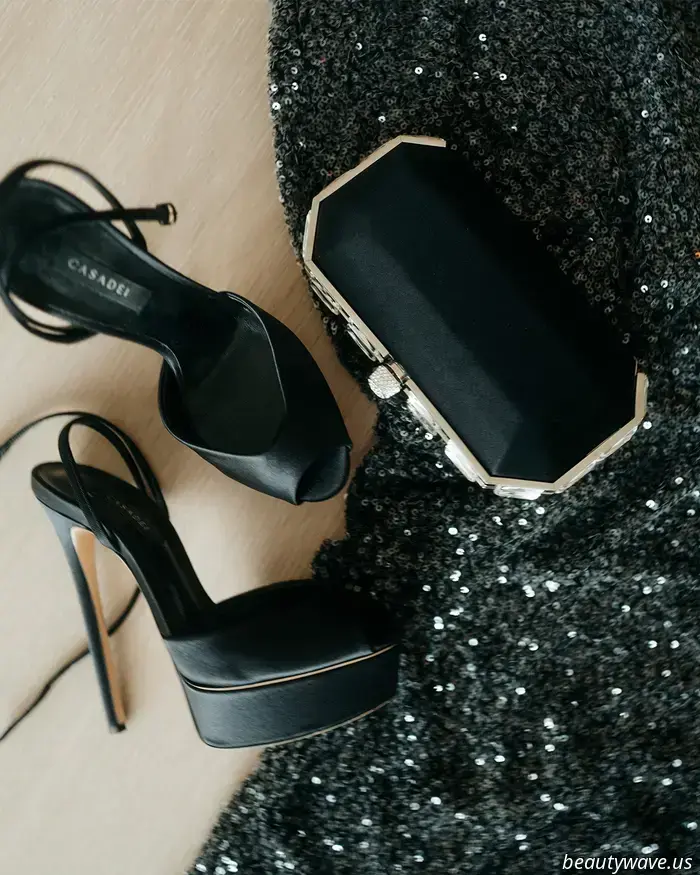 Il look di Lydia Peckham alla première di Norimberga è una lettera d'amore al vecchio Hollywood.