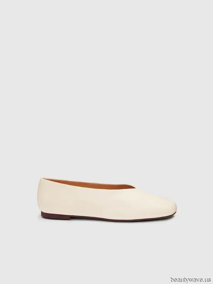 The '90s Footwear Styles That Trendy European Girls Are Pairing With Jeans