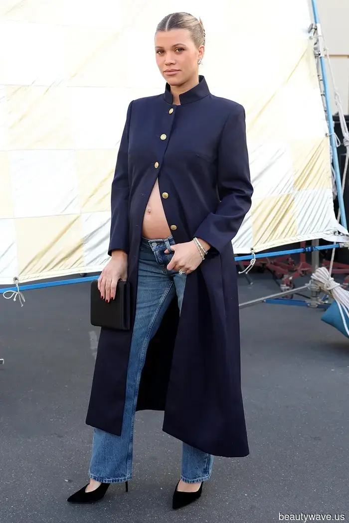 Here it is: The Fresh It-Girl Style for Donning Jeans and Heels.