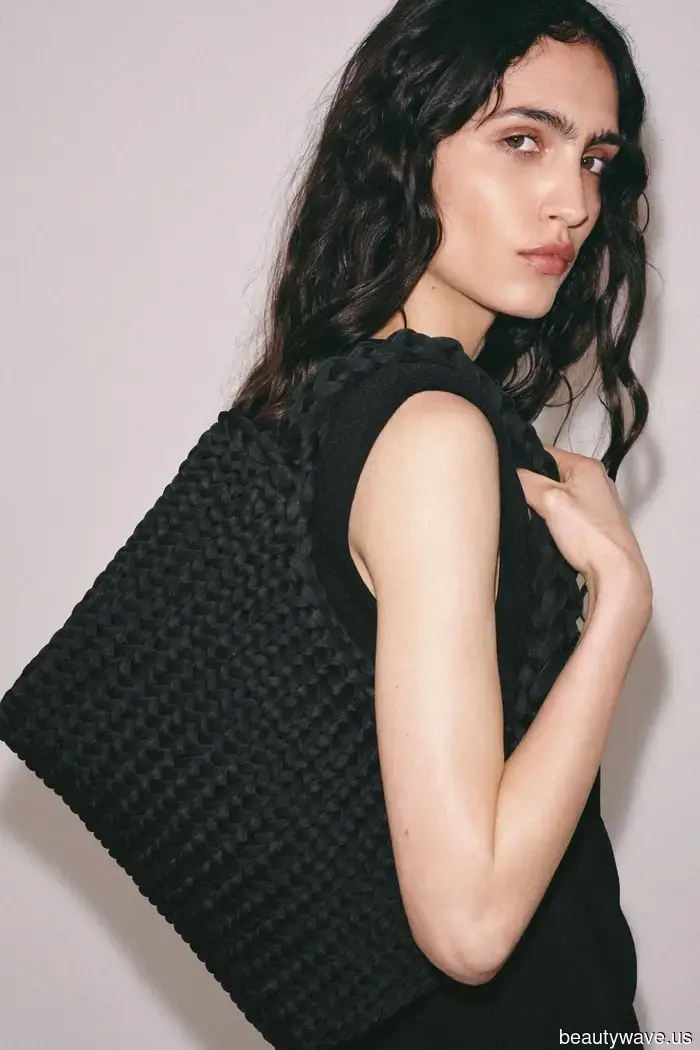 My friends often inquire about how I manage to make Zara pieces appear luxurious—here are 5 stylish summer capsule wardrobe essentials that I can't recommend enough.