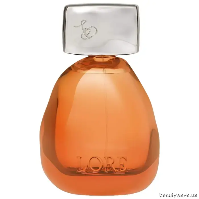 Los individuos más elegantes que conozco están haciendo espacio en sus tocadores para este perfume ácido.