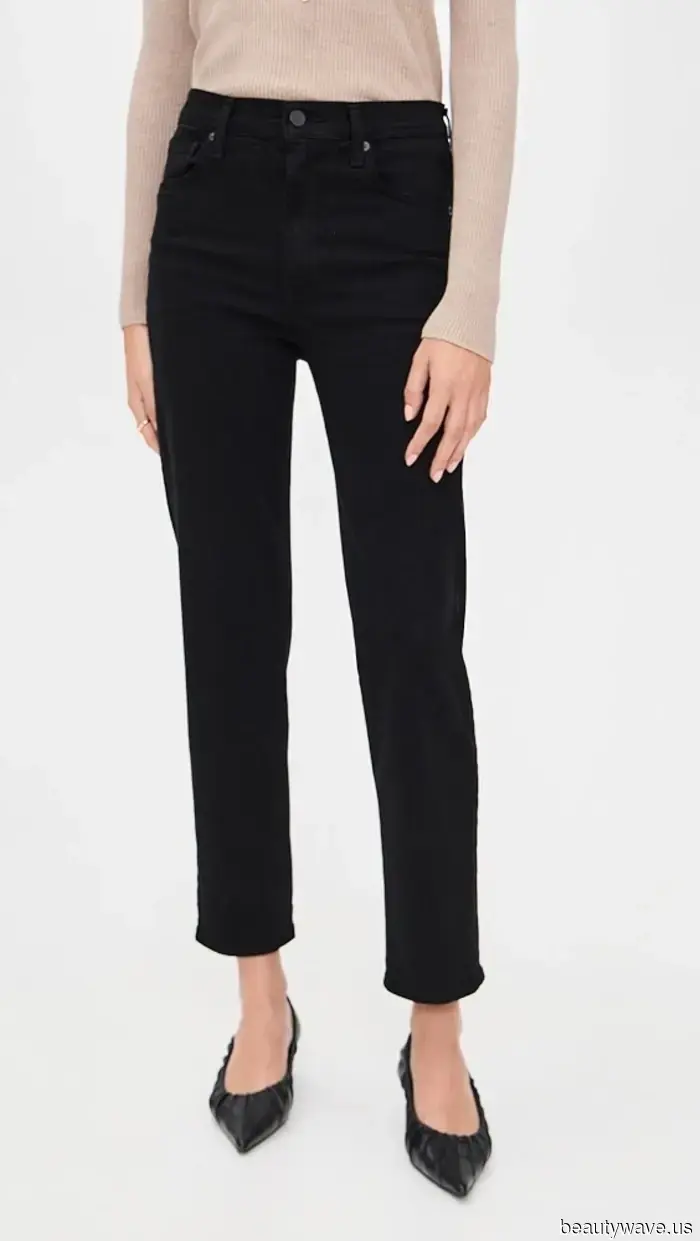 Le cinture a sciarpa non sembreranno superate *se* le indossi con questa tendenza in denim skinny.