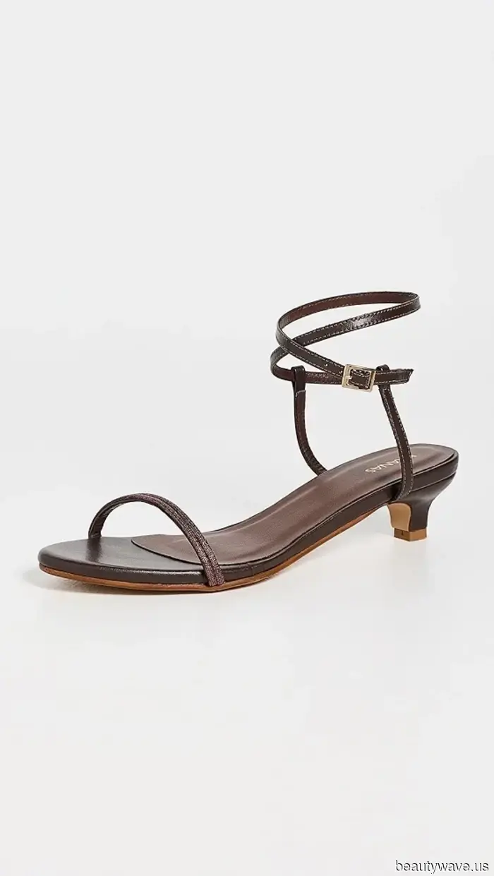 Every stylish person I know is currently sporting this trendy elevated shoe style.