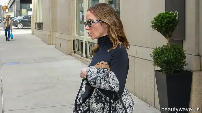 Emily Blunt Recently Paired Jeans with the Upcoming Designer Sneaker Trend of 2026