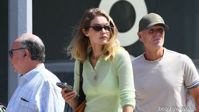 Es ist da: Der genaue Trend der flachen Schuhe (und Farbe), der lässige Herbsthosen teuer aussehen lässt.