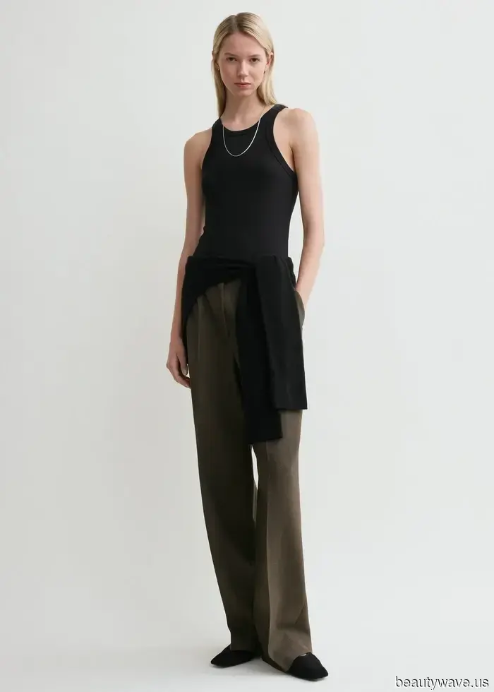 I'm a Minimalist Fashion Editor—Here’s What I Bring for My Summer Vacation.