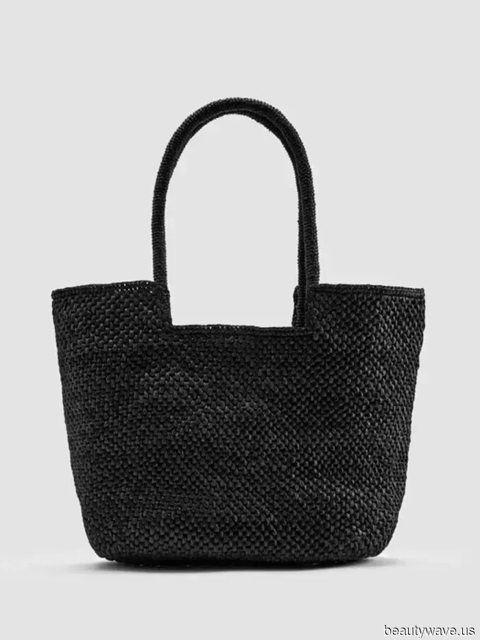 Fashionable individuals understand that a monochrome outfit is the simplest method to appear stylish and feel great.
