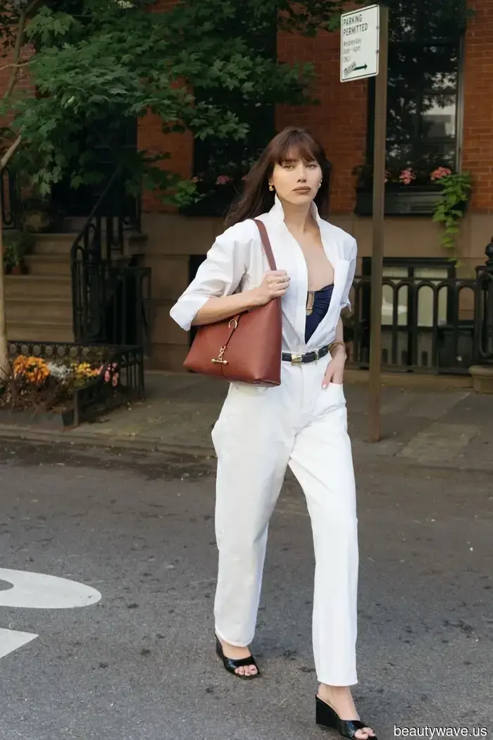 Seen in London and NYC: The Budget-Friendly, Subtle Luxury Handbag That Fashionable Women Can’t Get Enough Of