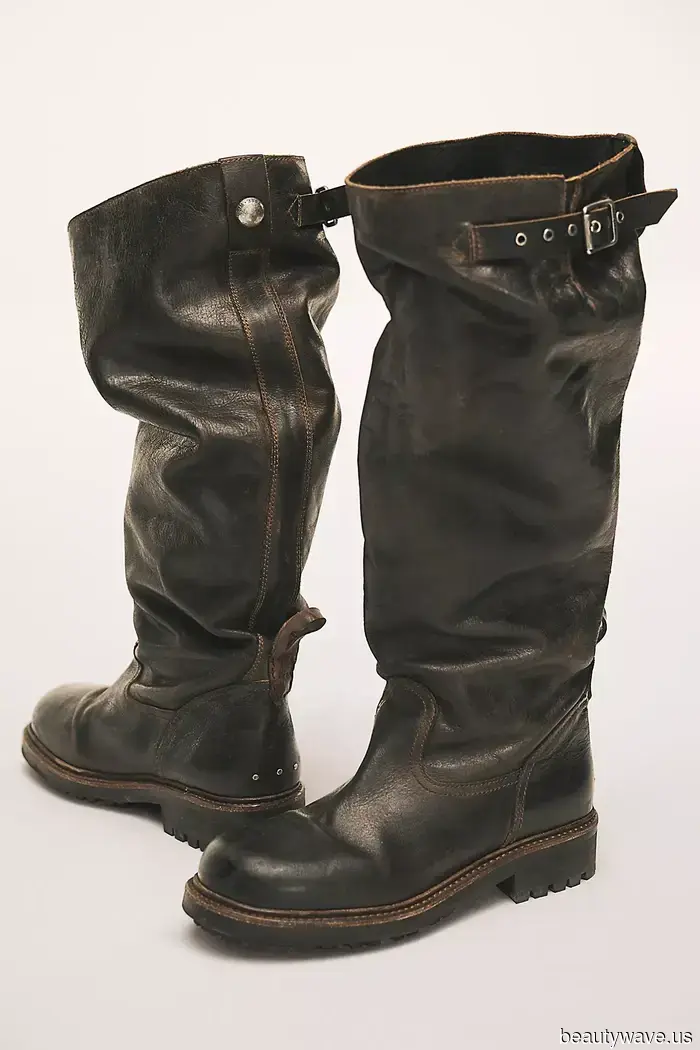 Fashion Experts Agree: This Winter Boot Style Pairs Well with Jeans, Skirts, and Leggings