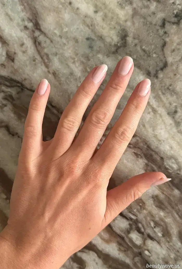 Mis uñas dejaron de romperse, pelarse y doblarse cuando empecé a usar este sérum para uñas.