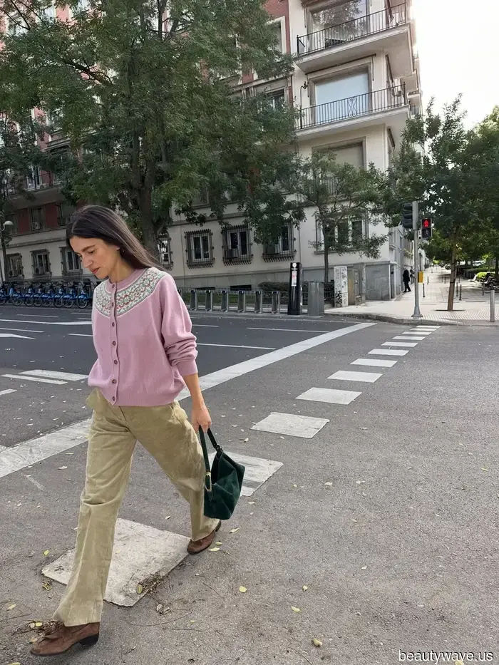 Убирайтесь, рваные джинсы&mdash;этот нишевый деним-тренд готовится к захвату в 2026 году