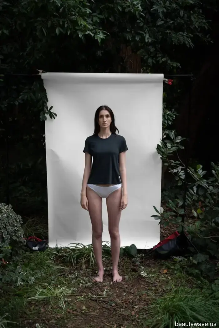 I'm a fan of the '90s minimalist style—here are the items I'm considering for spring.