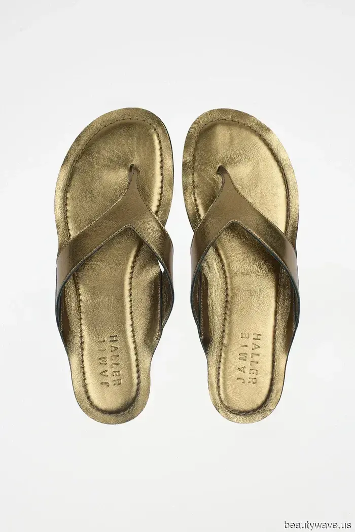 I work in fashion in NYC—here are the 7 summer shoe trends featured in my capsule wardrobe.
