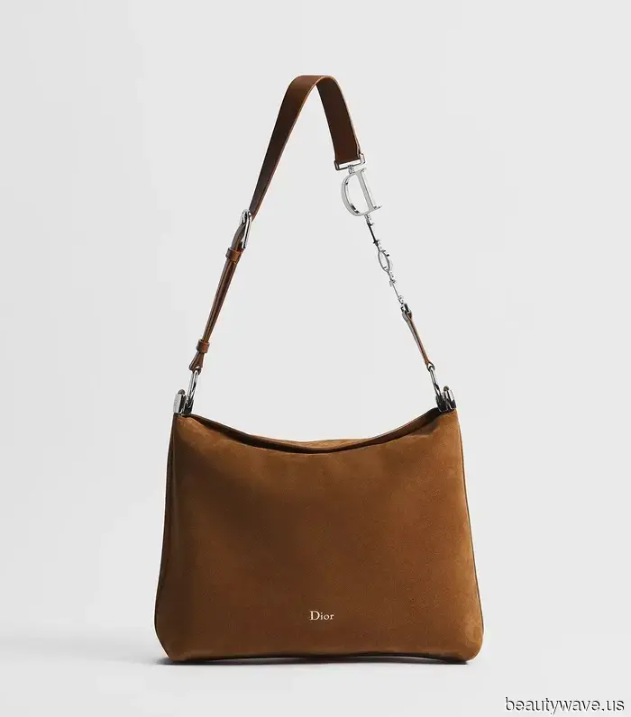 Le It Girls di L.A. e NYC indossano questa tendenza di camicie "noiose" con jeans e pantaloni.