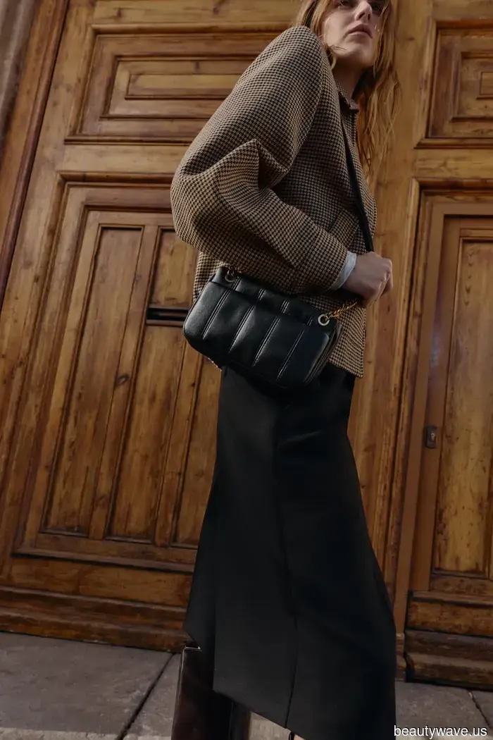 These are the sophisticated, refined alternative to leggings that embody peak fashion.