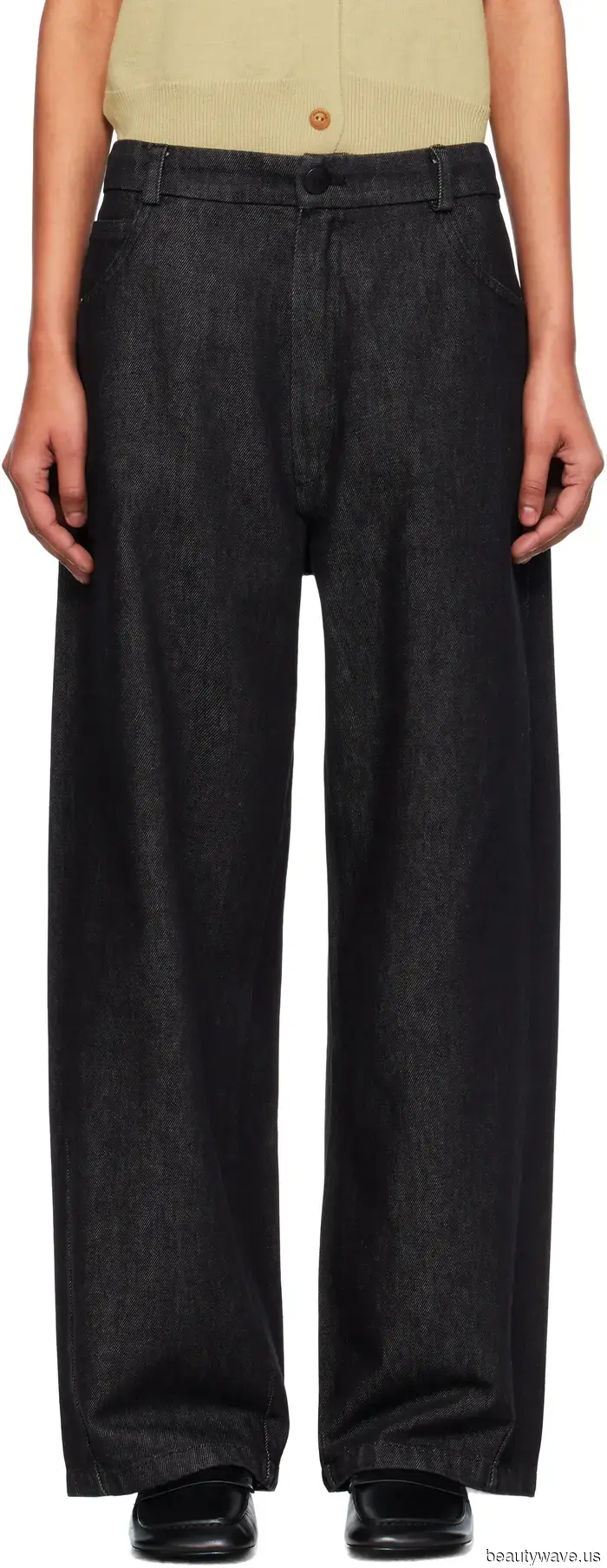 Soy una editora de moda de 1.52 m&mdash;Estos son los pantalones y jeans que nunca tengo que ajustar.