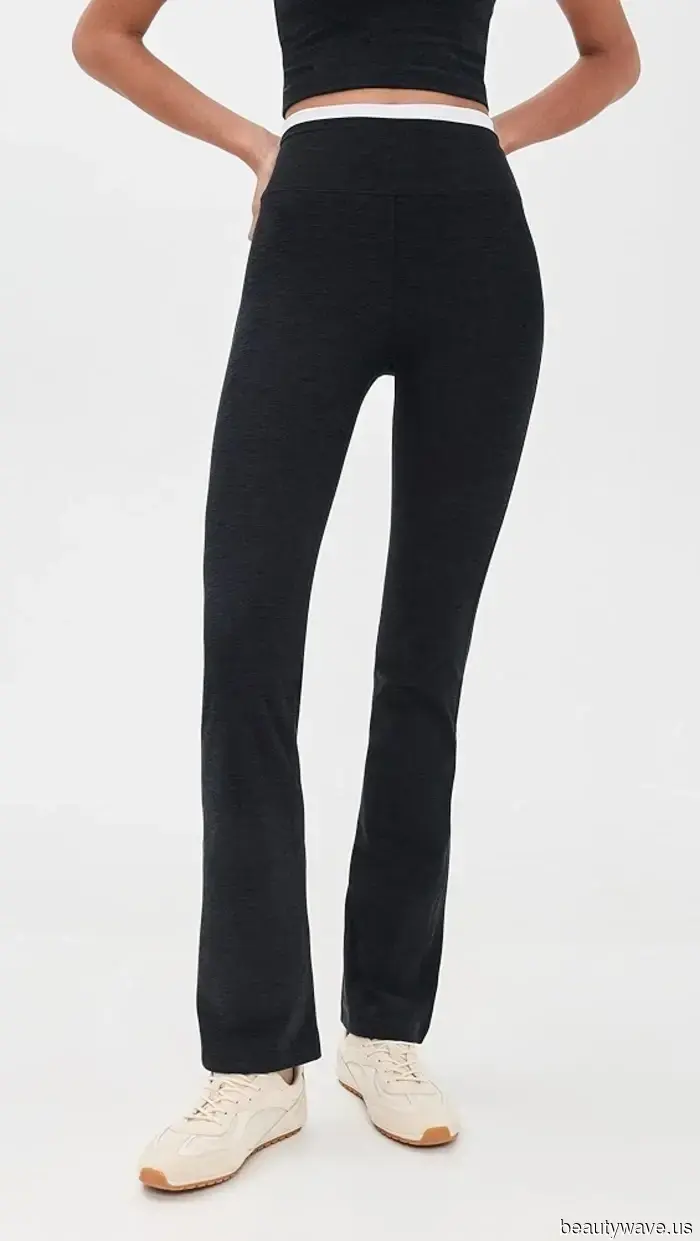 If you plan to wear white sneakers, combine them with this trendy legging style that’s anything but basic for a chic look.