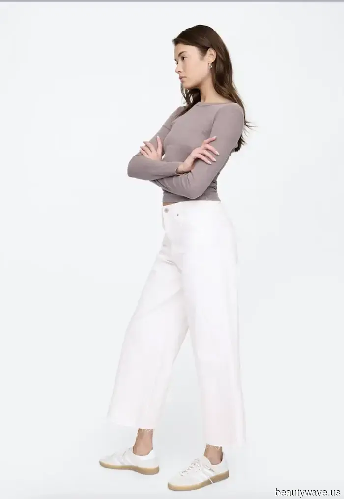 I Can Tell You’re Fashionable If You Match Your White Jeans With Any of These 6 Shoe Colors