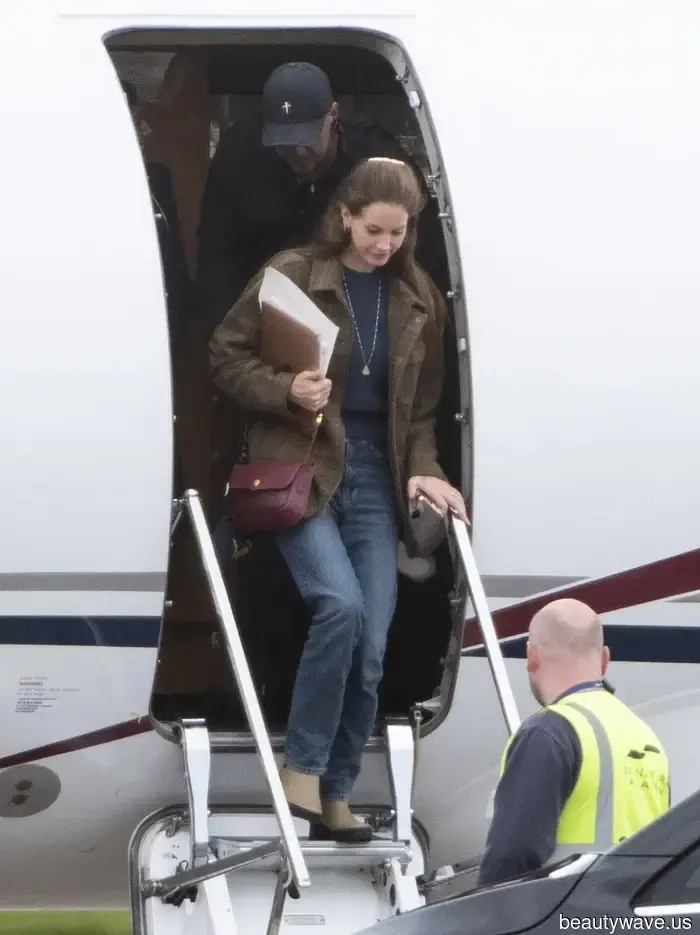 BRB, sto aggiungendo i look del tour Off-Duty di Lana Del Rey al mio mood board