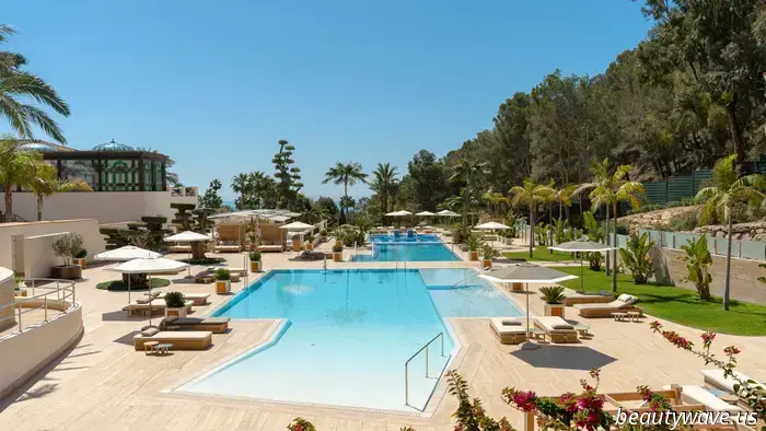 P. ART Communications' new selection of inspiring hotels and destinations where the velvet season takes on a special resonance. From island seclusion in Bali and aesthetic gastronomy in Dubai to the healing air of the Caspian coast and Mediterranean wellness in Spain.