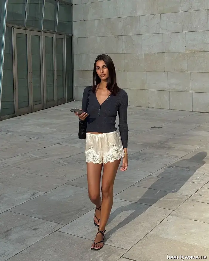 It-Girls in London und Paris sind sich einig: Dieser zeitlose Top-Trend lässt Jeans, Shorts und Röcke schicker aussehen.