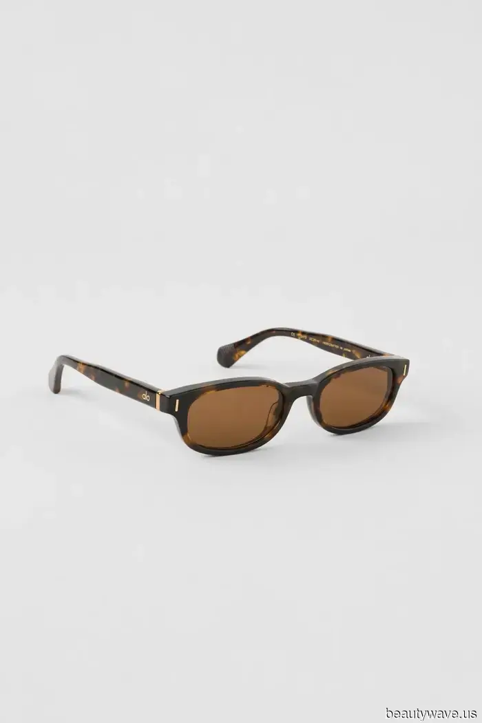 Fact: The sunglasses that every WWW editor is sporting will be out of stock by August 1.