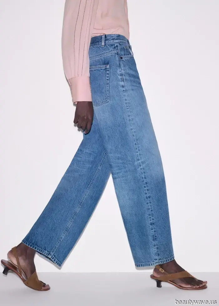 En lugar de zapatillas, los vestidores más elegantes combinan jeans cortos con este zapato más elegante.