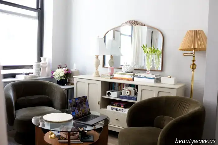 Our Graphic Designer's Chicago apartment resembles that of a luxury hotel.
